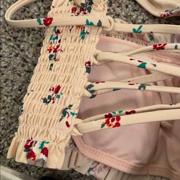 Bikini - Picture 3 of 3